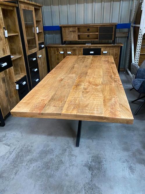 Eettafel, mangohout + matrix onderstel (nieuw, outlet), Huis en Inrichting, Tafels | Eettafels, Nieuw, Overige houtsoorten, Metaal