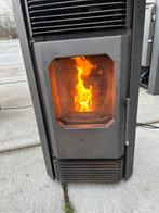 Goed onderhouden STOVE pelletkachel + pelletkorrels, Huis en Inrichting, Kachels, Zo goed als nieuw, Hout, Vrijstaand, Pelletkachel
