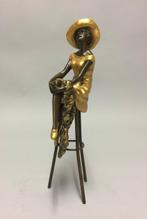 Beeld, Vrouw in de zon - 28 cm - Brons