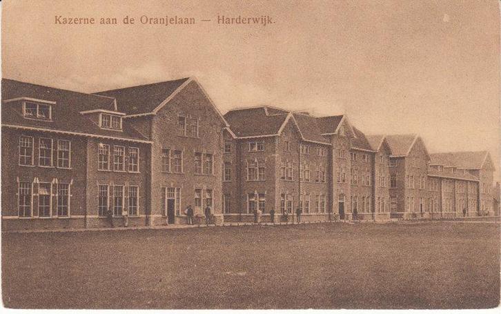 HARDERWIJK - Kazerne aan de Oranjelaan, Verzamelen, Ansichtkaarten | Nederland, Verzenden