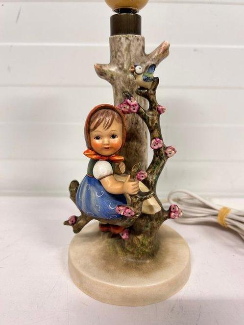 Goebel - M. J. Hummel - Tafellamp - Apple Tree Girl -, Antiek en Kunst, Curiosa en Brocante