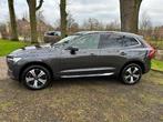 Volvo XC60 T6 Plug-in Hybrid 350pk Aut AWD 2023 Grijs, Auto's, Volvo, Automaat, Dealer onderhouden, Stof, Gebruikt