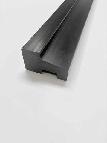 Kunststof onderdorpel 66x110mm beschikbaar voor biedingen
