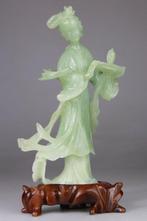 Kwanyin-sculptuurbeeldje - houten basis - Gesneden, Antiek en Kunst