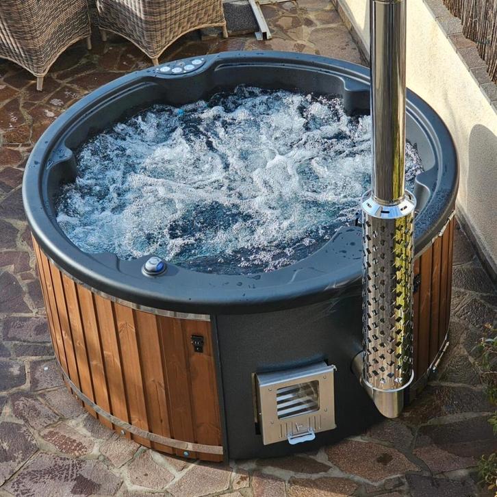 Aanbieding: Vanamo Deluxe XL Hottub – Nu direct leverbaar!, Tuin en Terras, Bubbelbaden en Hottubs, Nieuw, Afdekzeil, Filter, Pomp