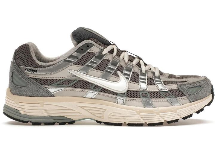 Nike P-6000 Flat Pewter - Maat 40 EU, Kleding | Heren, Schoenen, Ophalen of Verzenden