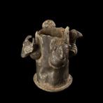 Oud Zilver Personeelsmuts met appliqués van Bull, Panther,
