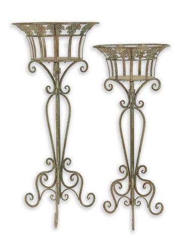 A PAIR OF IRON PLANTERS ON STAND (Beeldjes - Decoratie) beschikbaar voor biedingen