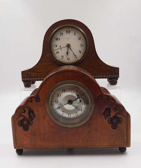 Klok (2) - Art Deco - Walnoot - 1920-1930, 1930-1940, Antiek en Kunst, Antiek | Klokken