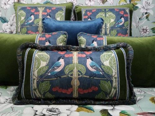 Kussensloopset met stof Vogels en kersen door GP & J, Antiek en Kunst, Kunst | Designobjecten