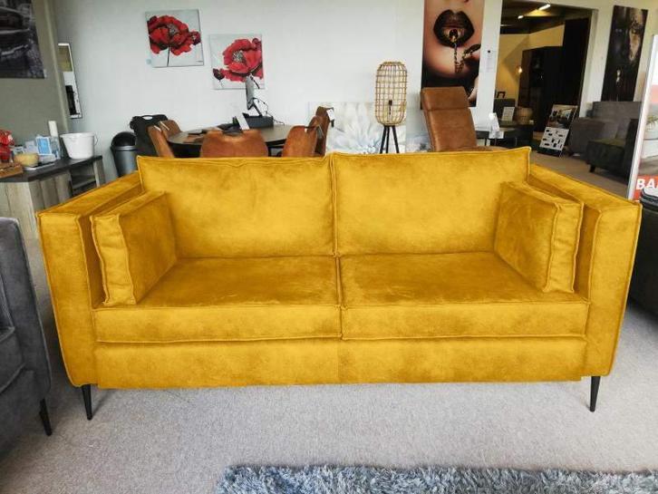 Borne Bankstel - rechte banken - Geel, Huis en Inrichting, Banken | Bankstellen, Nieuw, Stof