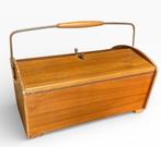 Naaidoos - Hout, Messing