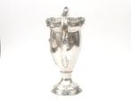 Een zilveren prijsbeker, VS, Massachusetts, 20e eeuw, Gebruikt