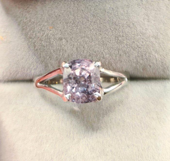 Ring - Indonesië Lilac Spinel Silver Ring (Zonder, Antiek en Kunst, Kunst | Niet-Westerse kunst