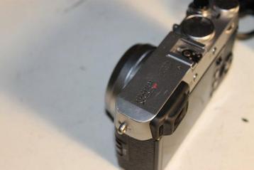 Fuji X100 F Digitale compact camera beschikbaar voor biedingen