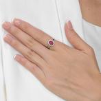 Ring - 18 karaat Witgoud - 1.44ct. tw. Robijn - Diamant, Sieraden, Tassen en Uiterlijk, Ringen, Nieuw