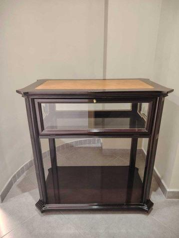 Cantù - Vitrine - Mahonie - Vitrine van mahonie beschikbaar voor biedingen