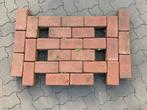 Partij 41: Oude gebakken keiformaten rood (op pallets)..., Tuin en Terras, Ophalen of Verzenden, Gebruikt, Klinkers