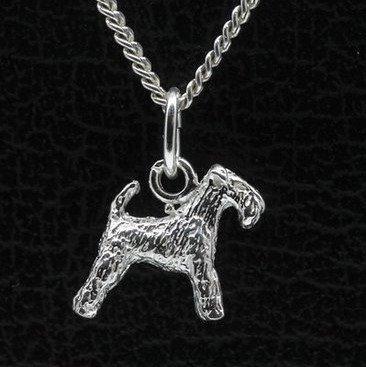 Zilveren Lakeland terrier ketting hanger - klein, Sieraden, Tassen en Uiterlijk, Kettinghangers, Verzenden