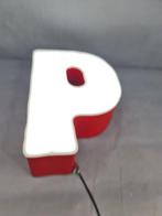 Industriële apparatuur - Verlichte typografie letter P -