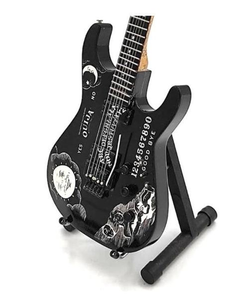 Miniatuur ESP Ouija gitaar met gratis standaard, Verzamelen, Muziek, Artiesten en Beroemdheden, Pop, Beeldje of Miniatuur, Nieuw