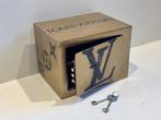 Rob VanMore - Louis Vuitton Vault, Antiek en Kunst