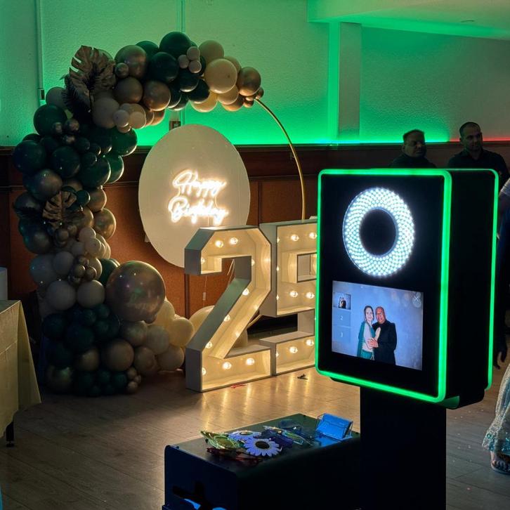 Photobooth Huren? | Studio kwaliteit | Onbeperkt | Bezorgd, Hobby en Vrije tijd, Feestartikelen | Verhuur, Geboorte of Huwelijk