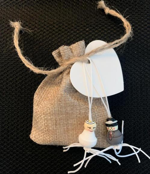 Jute giftbag +bruidspaar gelukspoppetjes+vulling+kaartje, Hobby en Vrije tijd, Feestartikelen, Geboorte of Huwelijk, Nieuw, Versiering