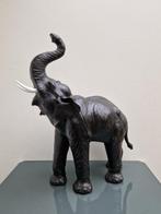 Figuur - gedetailleerde sculptuur van een olifant,