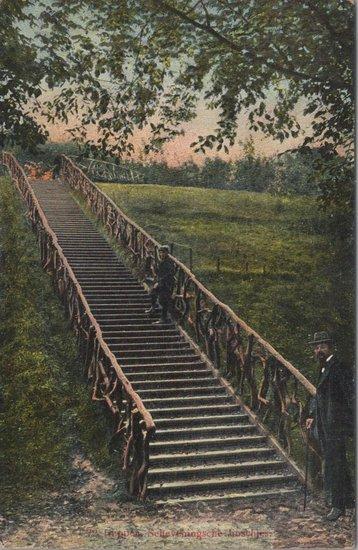 SCHEVENINGEN - Trappen Scheveningsche Boschjes beschikbaar voor biedingen