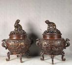 Wierookbrander (2) - Gepatineerd brons - Set bronzen koros, Antiek en Kunst