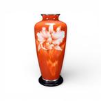 Japanse cloisonné-vaas met lelie-motief — Antieke