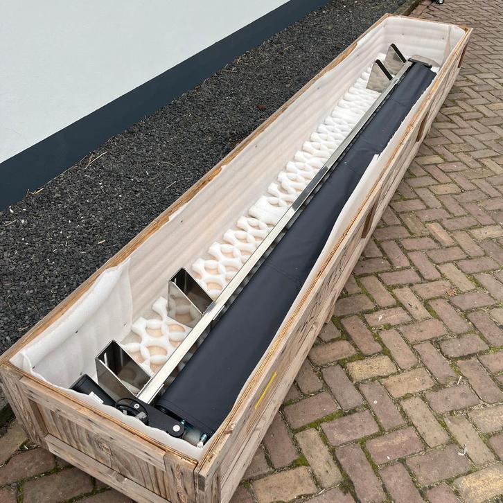 Bieden: Stainless steel retractable awning with, Watersport en Boten, Bootonderdelen, Nieuw, Zeilboot of Motorboot, Ophalen of Verzenden