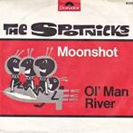 vinyl single 7 inch - The Spotnicks - Moonshot / Ol Man..., Zo goed als nieuw, Verzenden