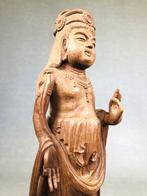 Standing statue of Kannon Bodhisattva  made by Kenryu, Antiek en Kunst