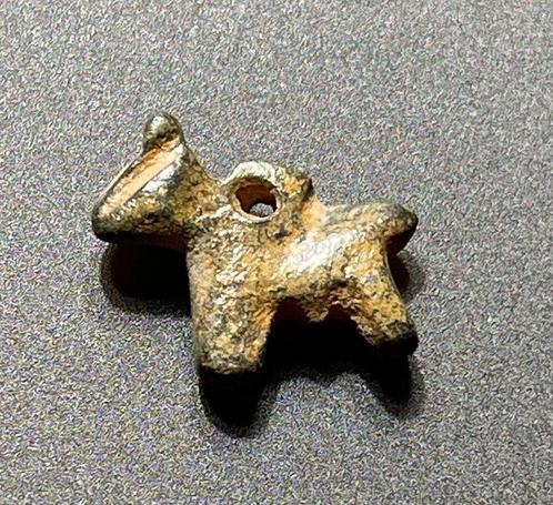 Keltisch Brons Intacte en Draagbare Zoomorfe Beeldje-Amulet, Antiek en Kunst, Antiek | Overige Antiek