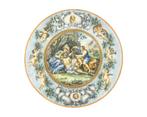 Een majolica schaal, Italië, 19e eeuw