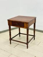 Middentafel - Walnoot - Antiek tafeltje Piemontes