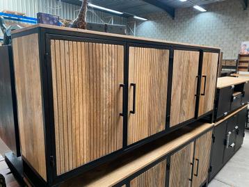 Nikki dressoir, mangohout (nieuw, outlet) beschikbaar voor biedingen