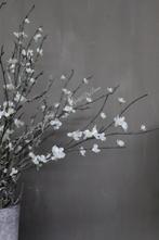 Zijden witte bloesem Sakura tak 85 cm, Huis en Inrichting, Woonaccessoires | Kunstplanten en Kunstbloemen, Nieuw, Ophalen of Verzenden