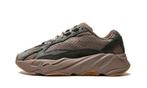 Yeezy Boost 700 V2 Mauve, Nieuw