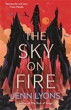 The Sky on Fire | Jenn Lyons | 9781035048595, Boeken, Zo goed als nieuw, Jenn Lyons
