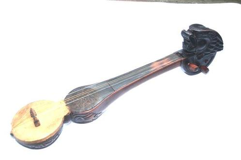 Oud snaarinstrument rijk en kunstzinnig gesneden - Hout,, Antiek en Kunst, Antiek | Overige Antiek