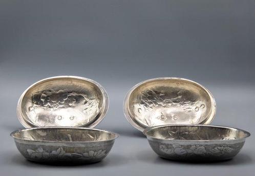 Schaal (2) - Verzilverd - Ovale Zilveren doosjes, Antiek en Kunst, Curiosa en Brocante