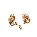 Gouden vintage oorclips met parel en diamant 0,08 ct., Sieraden, Tassen en Uiterlijk, Gebruikt, Overige kleuren, Ophalen of Verzenden