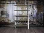 Industriele stalen kast, wit gepoedercoat