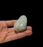 Scultura in Giada “Frutta”, antica Cina, con grasso di