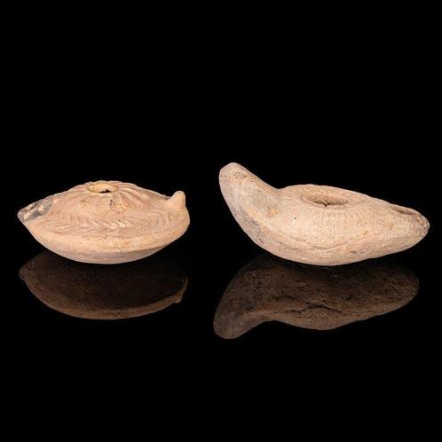 Oud-Romeins Pair of Pottery Oil Lamps (Zonder Minimumprijs), Antiek en Kunst, Antiek | Overige Antiek