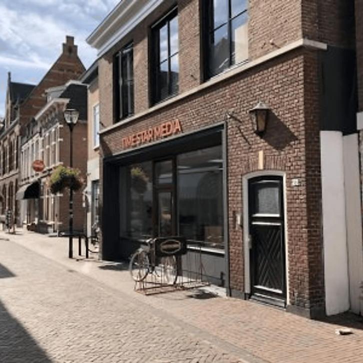 Studio met balkon en werkruimte in centrum, Huizen en Kamers, Kamers te huur, 20 tot 35 m², Overige regio's