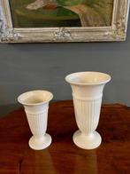 Wedgwood - Vaas (2) - Queens Ware - Twee Trompet vazen, Antiek en Kunst